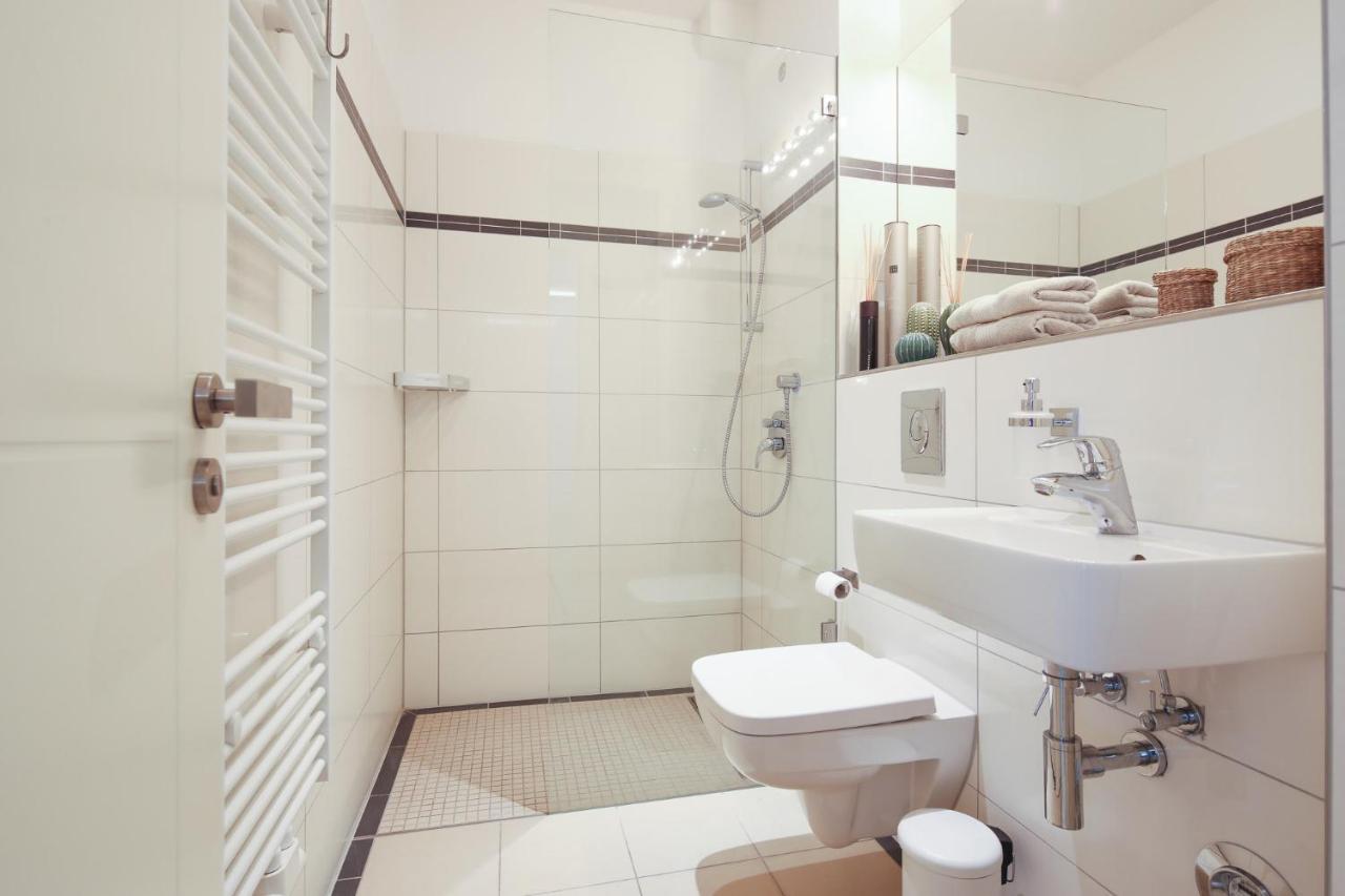 5 Personen Altbau nahe Kurfürstendamm Berlin Exterior foto